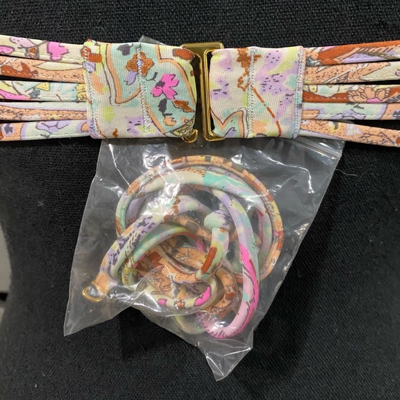 VS Bikini - Picture 9 of 16